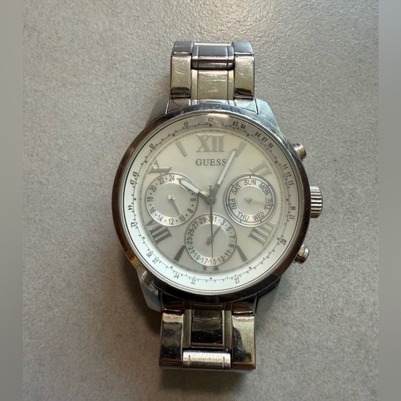 GUESS Women\'s Sunrise Stainless Steel 40mm Watch W0330L3 main image 4